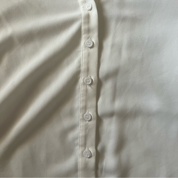 ▪️Cropped White Button Up▪️ - Picture 2 of 5